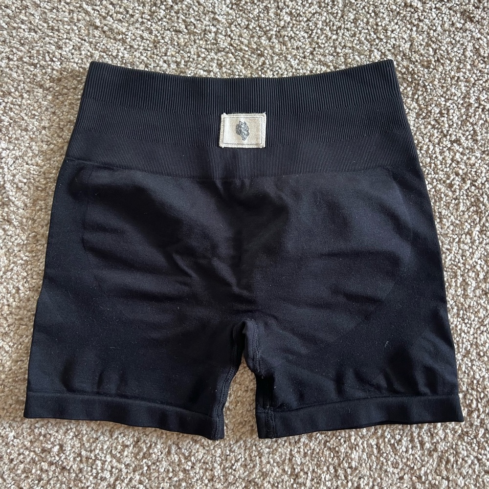DarcSport Lobos Seamless Everson "Training" Shorts in Black
